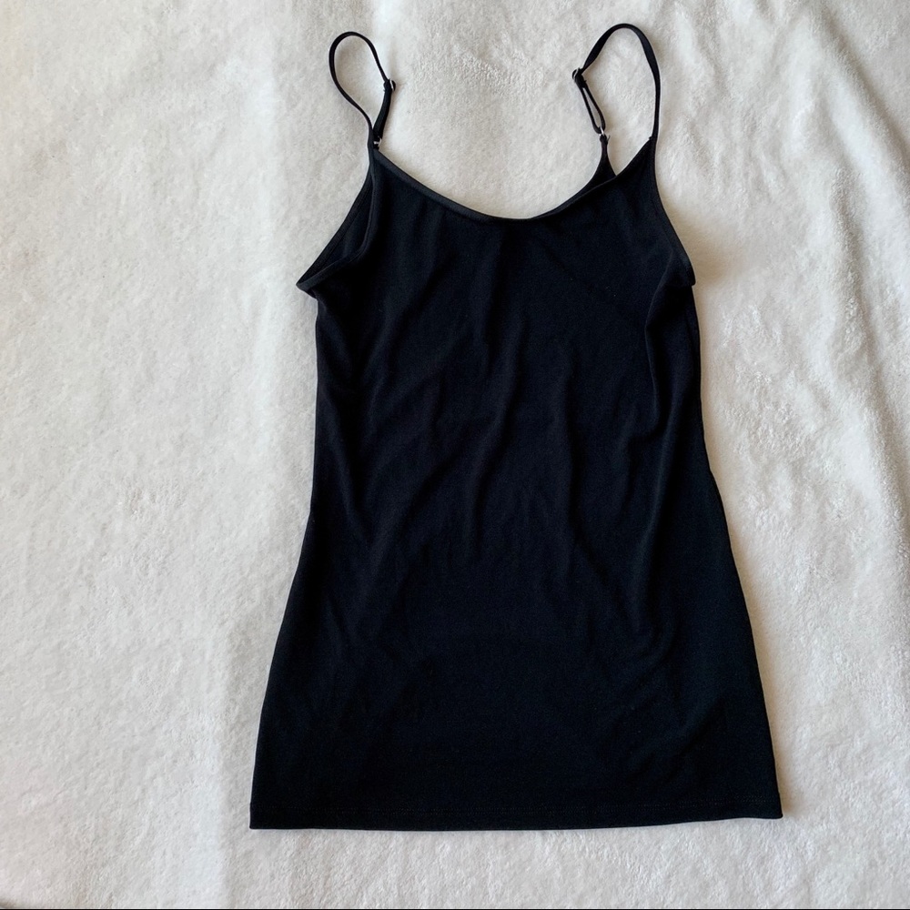 🍍 GAP black cami w adjustable straps size S